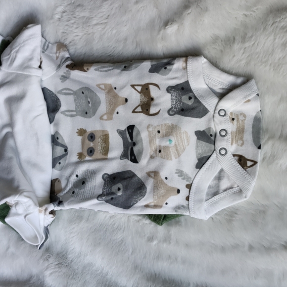 Cloud Island; set of 4 shortsleeve bodysuits; size newborn - Picture 2 of 4